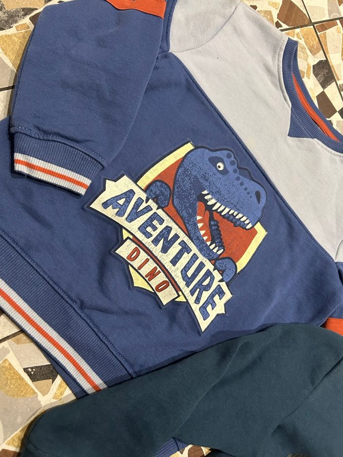 Lot de pulls dinosaures - photo numéro 7