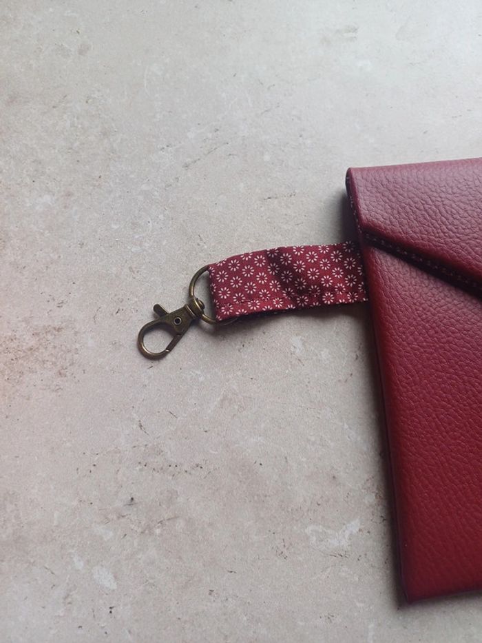 Pochette en simili cuir bordeaux - photo numéro 3
