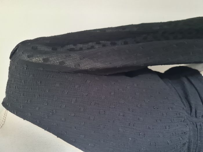 Haut noir - photo numéro 4