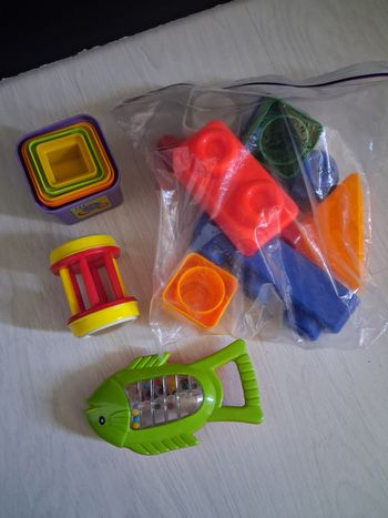 Lot de jouets d'éveil