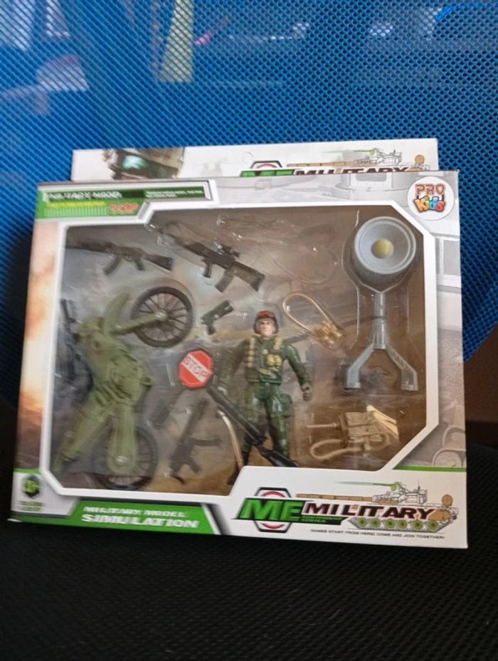 lot de deux set figurines et accessoire militaire neuf dès 3 ans - photo numéro 2