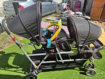Poussette triple et accessoires