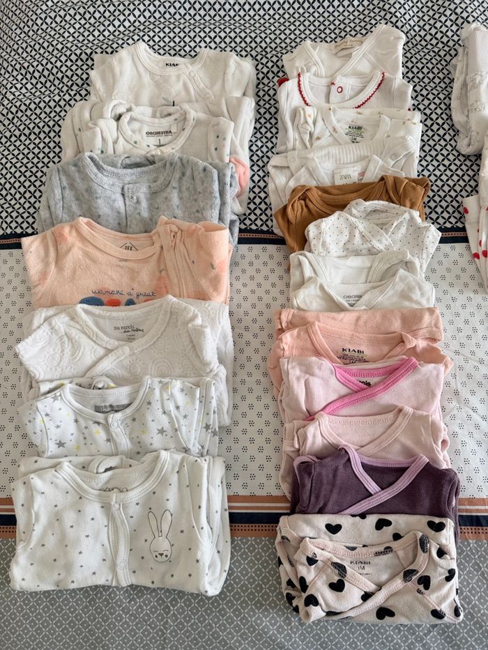 Lot pyjamas et bodies - photo numéro 4