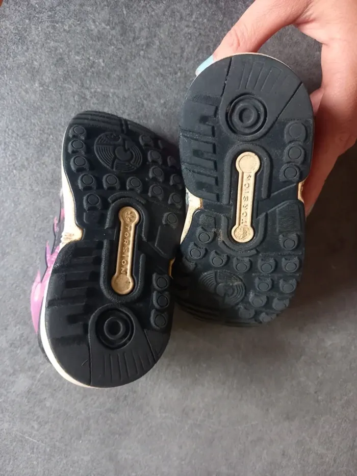 Baskets Adidas 22 - photo numéro 5