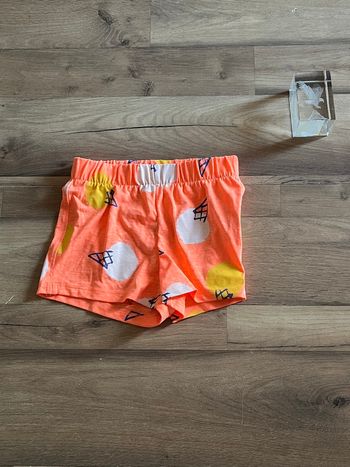 Je vend un short fille 3-4 ans très bon état 