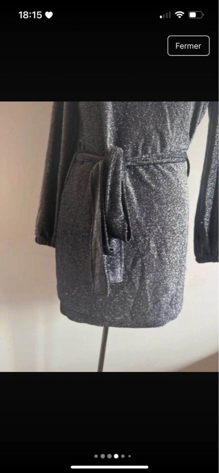 Robe courte à paillettes manche longue taille M de chez Jennyfer en très bon état - photo numéro 4