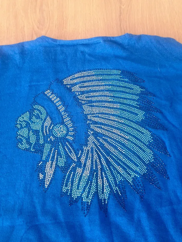 Pull bleu avec motif tête de chef indien – Sarah John – Taille L/XL - photo numéro 3