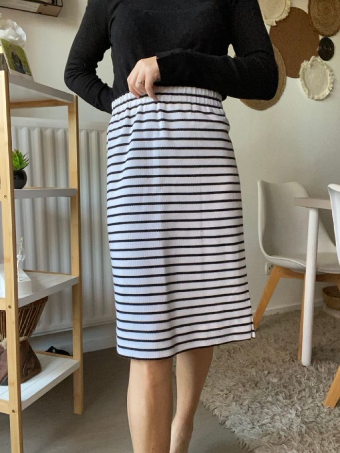 Jupe vintage noir et blanc taille 36/38 - photo numéro 2