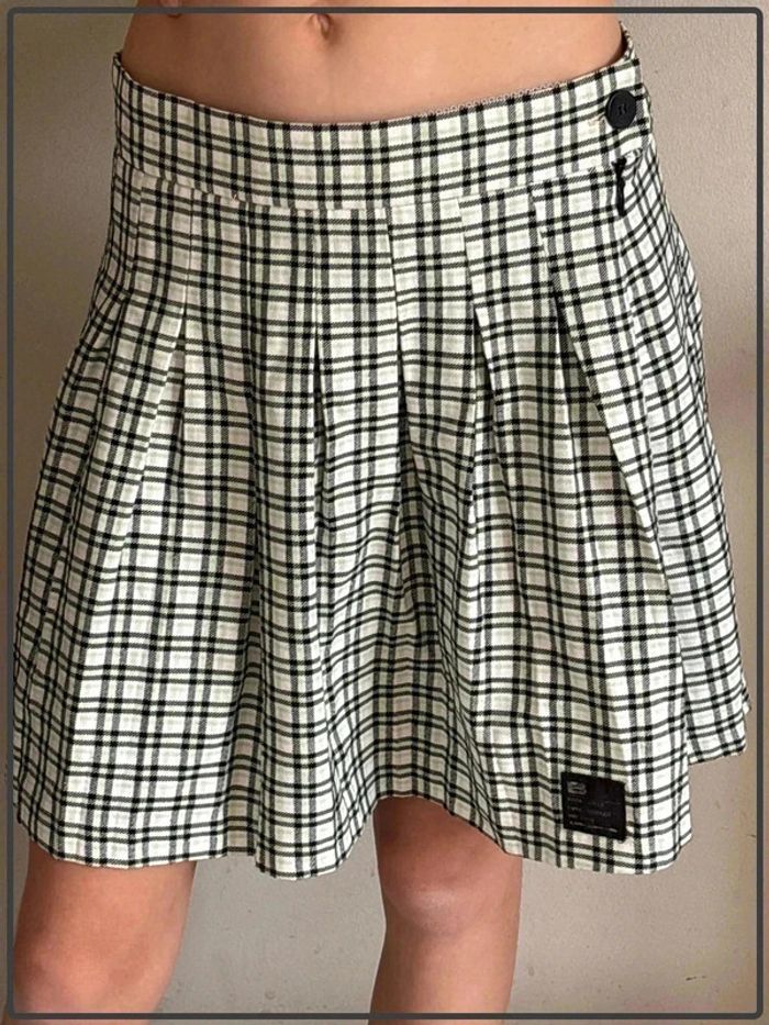 Jupe taille 40 marque bershka * - photo numéro 2