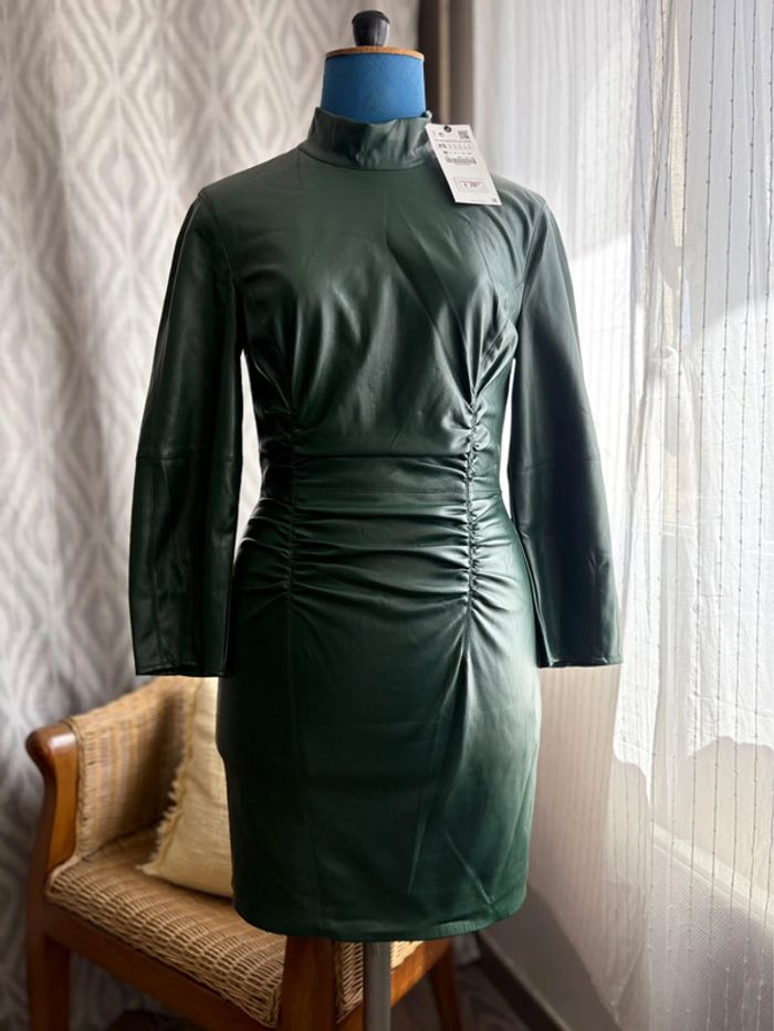 Robe Zara - simili cuir - vert foncé - taille XS/34 - neuf avec étiquette -