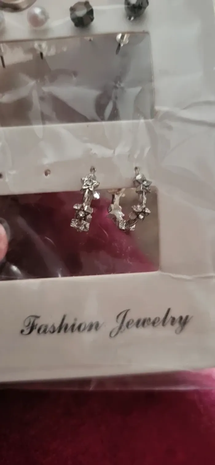 Lot de boucles d'oreilles - photo numéro 3