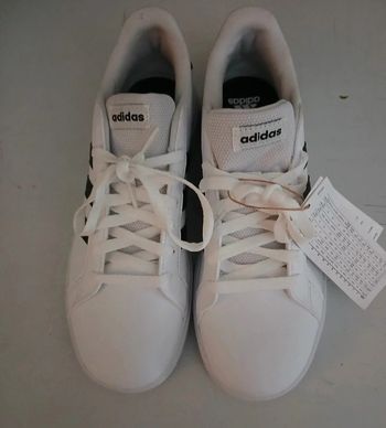 Basket adidas neuve 39.5