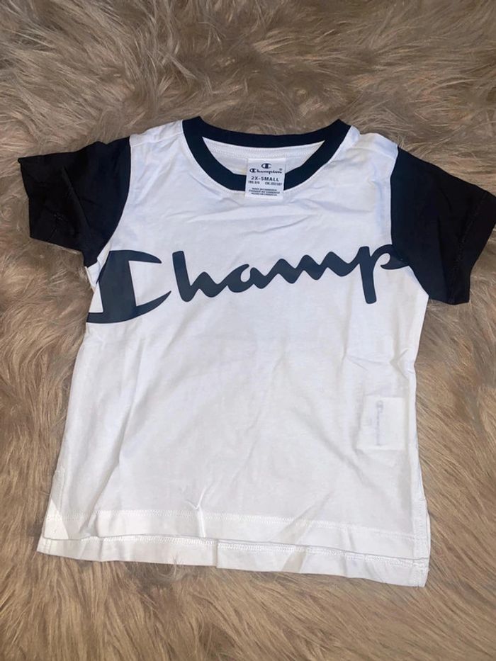 Tee shirt champion