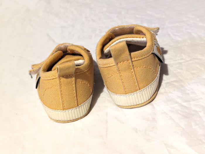 Chaussures Jaunes Ocre Dessin Petit Poussin Fermeture Scratchs Accessoires Petits Enfants Bébés - photo numéro 6