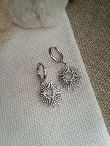 Boucles d'oreilles cœurs soleils argentées