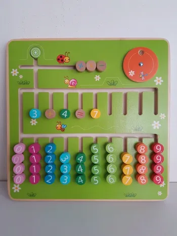 Labyrinthe jeu arc-en-ciel de calcul en bois