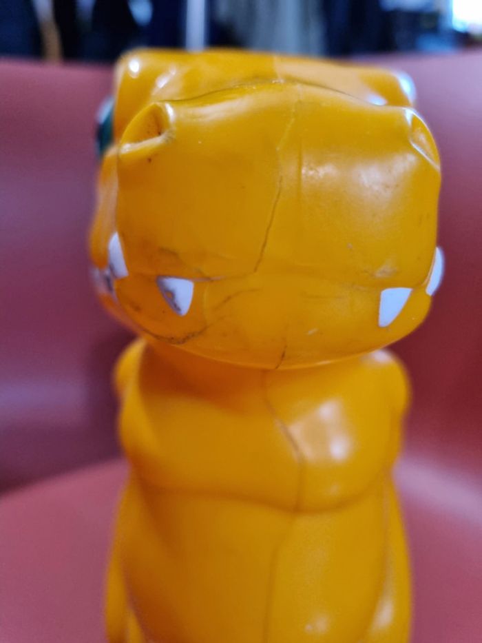 Tirelire Digimon avec défaut museau fendu - photo numéro 3