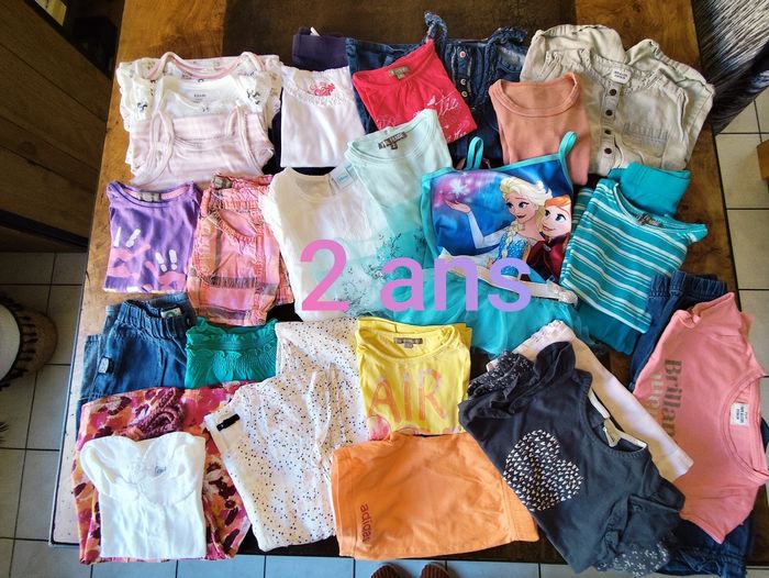 Lot vêtements fille 2 ans 24 mois été