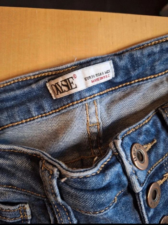 Jean pour femme taille S Marque daysie très bon état - photo numéro 5
