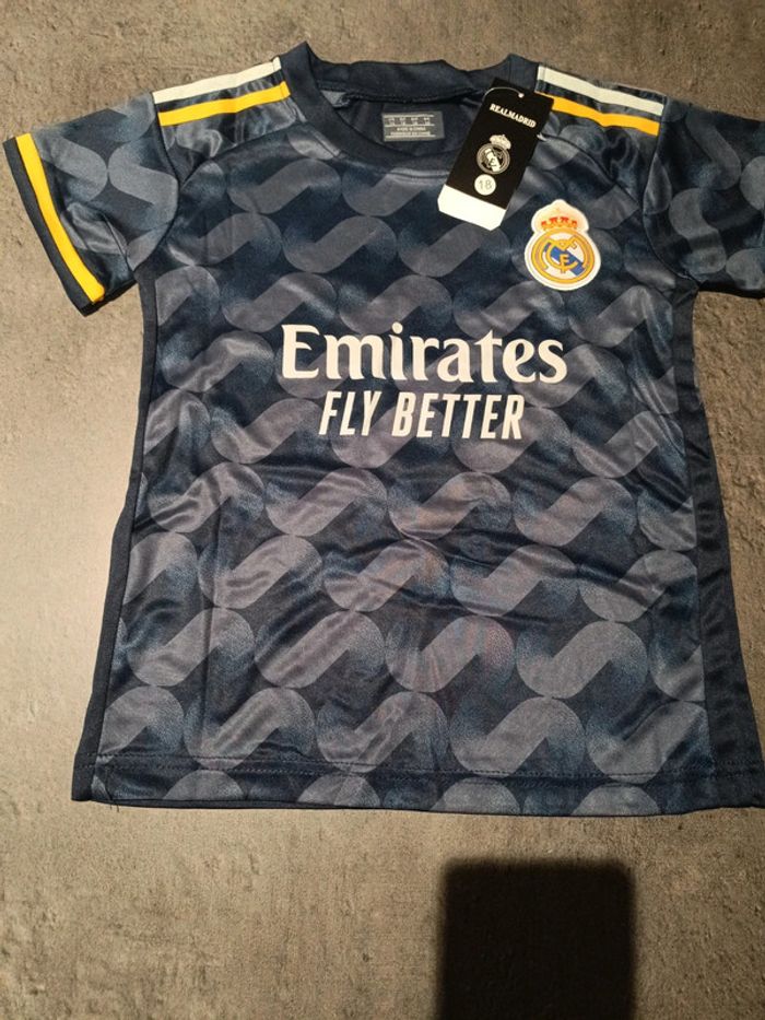 Tenue foot Real Madrid Vini Jr bleu. T.18 - photo numéro 2