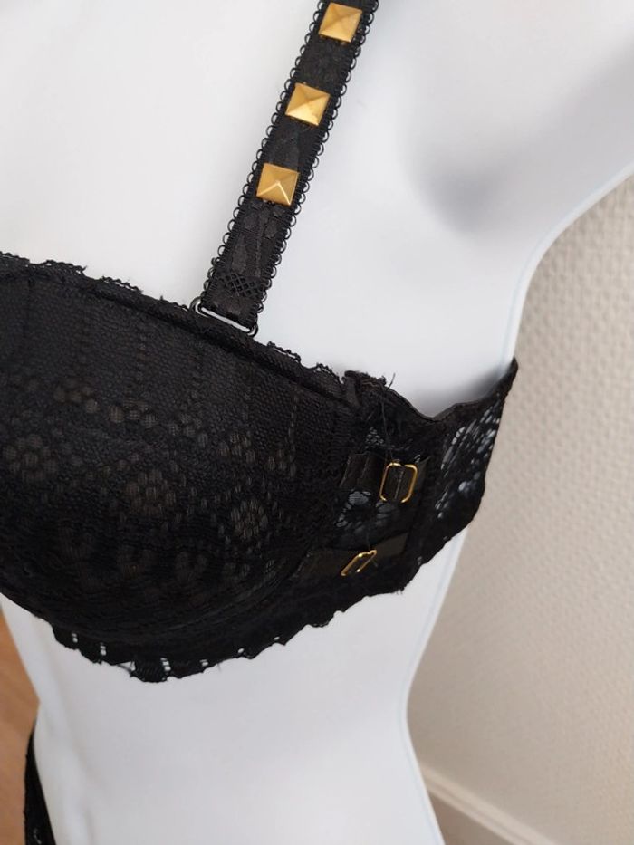 Soutien gorge noir avec déco doré 95 B - photo numéro 2