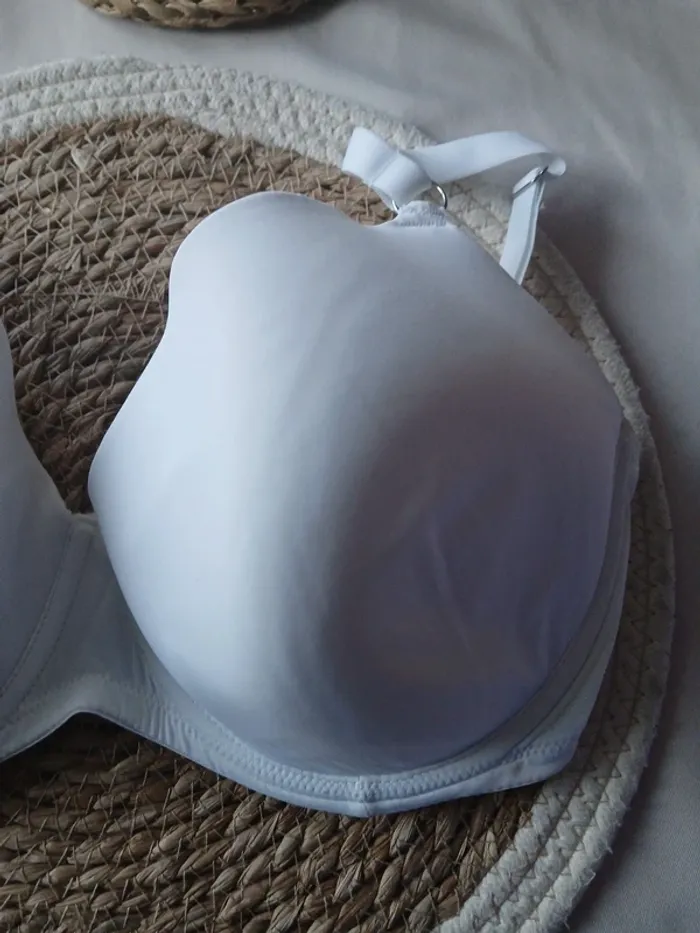 Soutien gorge - photo numéro 2