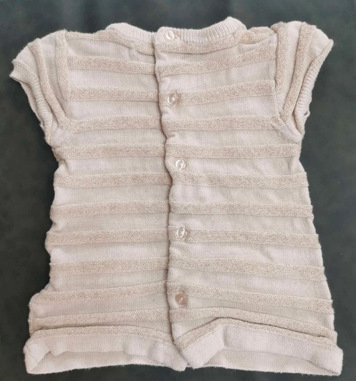 Ensemble 👣 Pull robe rose dorée kiabi et gilet blanc cache cœur cocoon 1mois/54cm - photo numéro 8