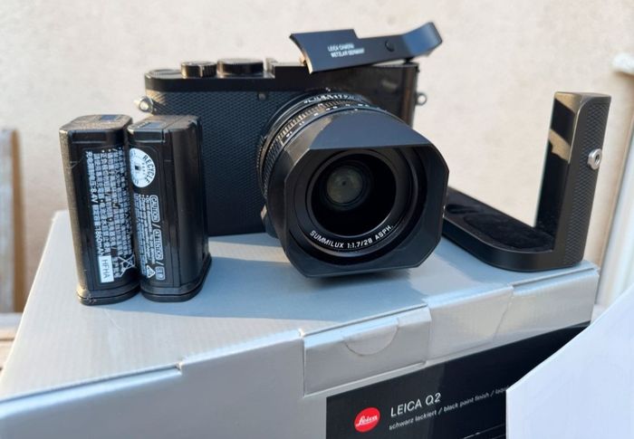 Leica Q2 de 2021 + accessoires - photo numéro 2
