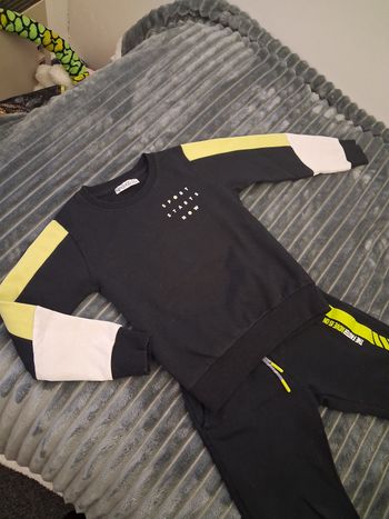 Ensemble survêtement garçon noir et vert 6 ans