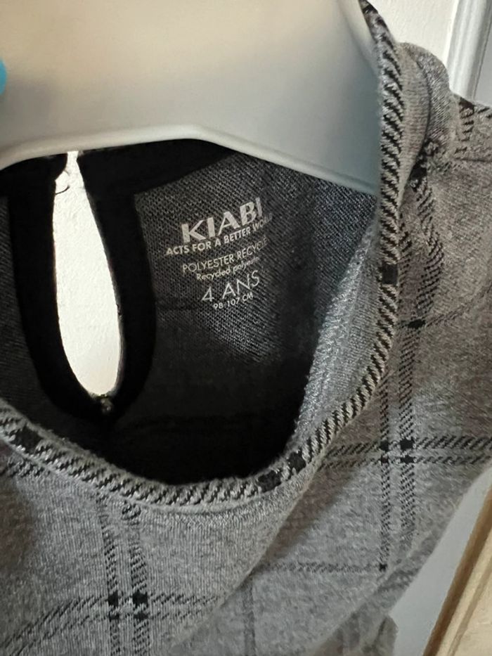 Robe fille taille 4 ans marque Kiabi très bon état - photo numéro 2