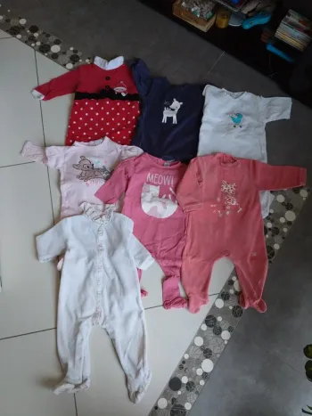 Lot de 7 pyjamas 12 mois