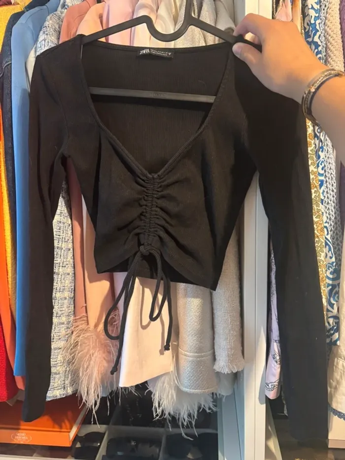 Top Zara court