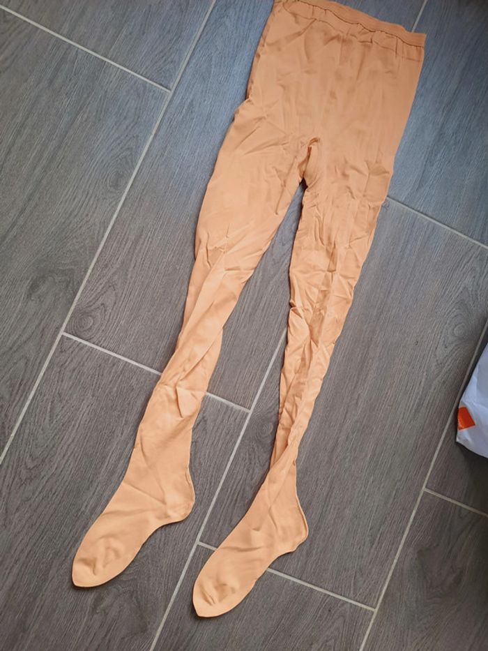 Collants de danse beige neufs