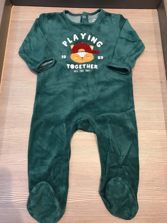 Pyjama vert foncé renard sportif Kiabi 18 mois 🦊 - photo numéro 2