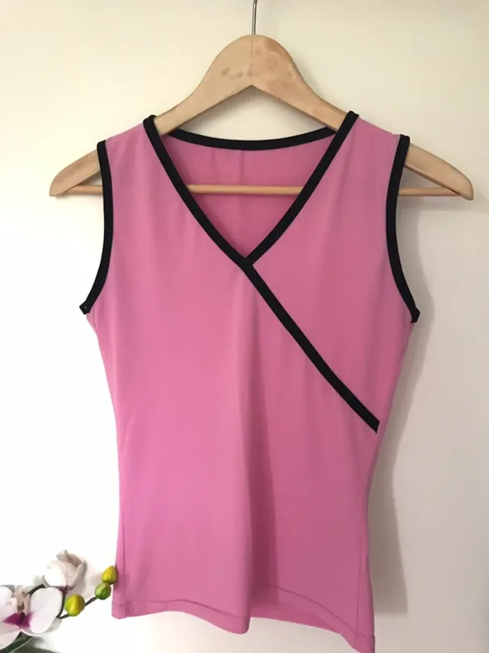 Débardeur rose et noir