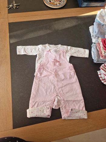 Combinaison légère avec t shirt 3 mois