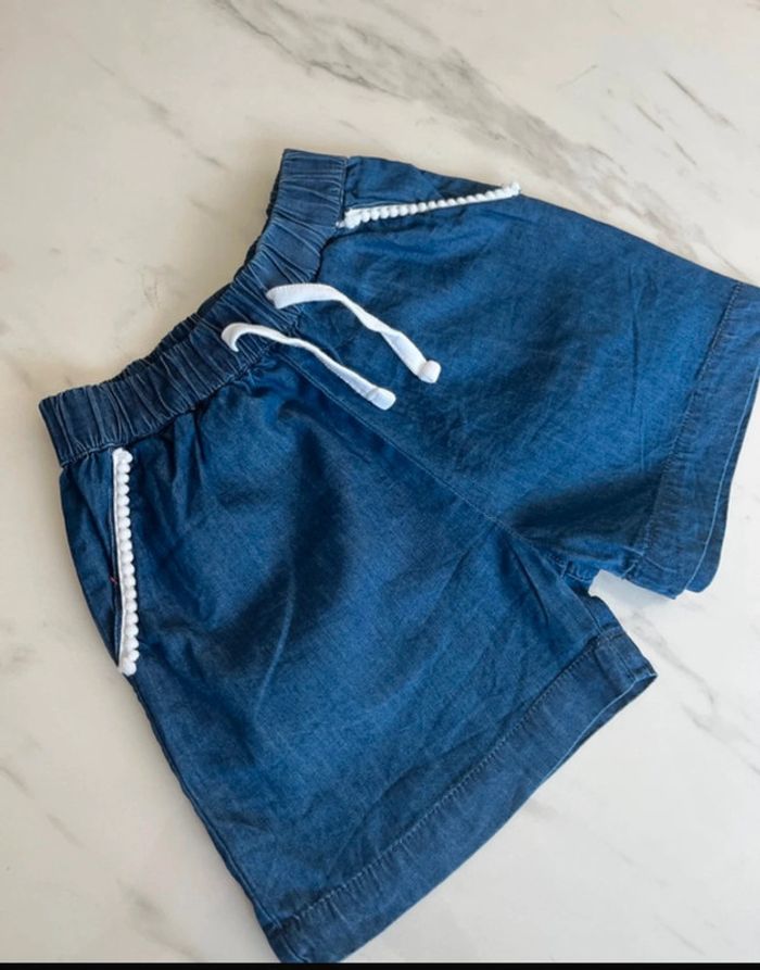 Short U essentiel  Taille 6 ans
