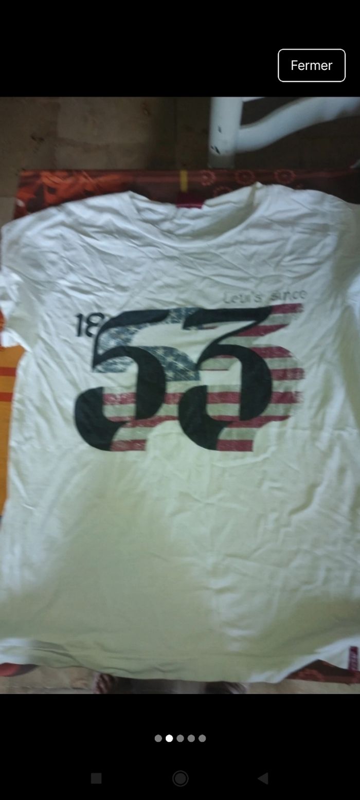 Très beau Tee shirt Levi's e75 - photo numéro 2