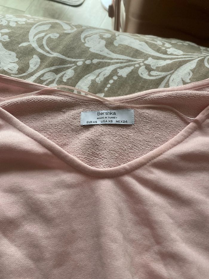 Pull court rose bershka xs - photo numéro 2