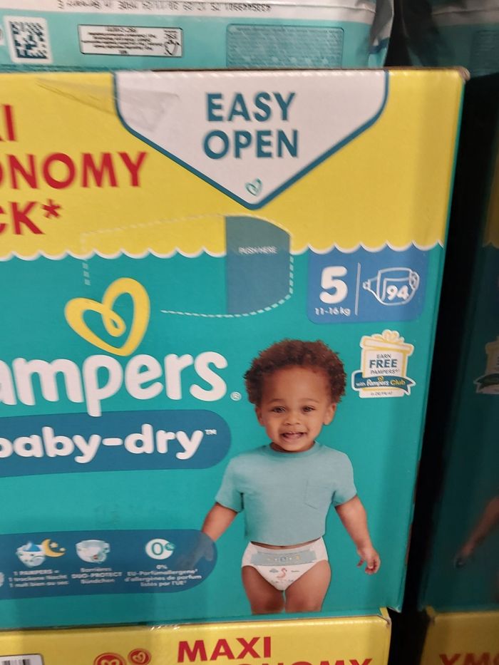 2 paquet des couches  pampers - photo numéro 2