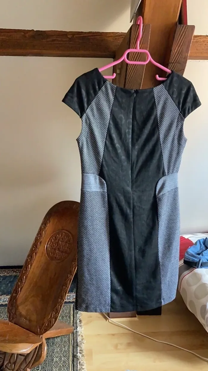 robe noire - photo numéro 5