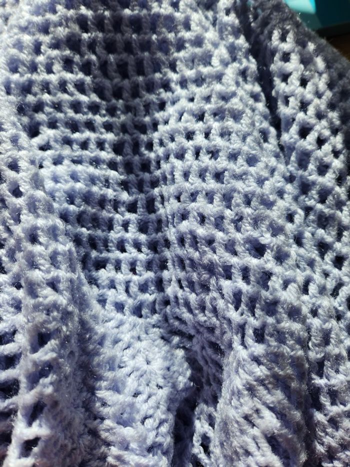 Châle en laine fait main environ 110 cm de diamètre ou une nappe ? - photo numéro 2