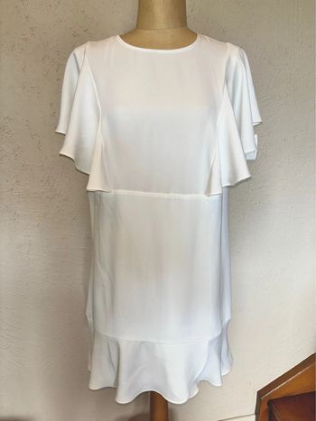 Robe blanche à volant mango