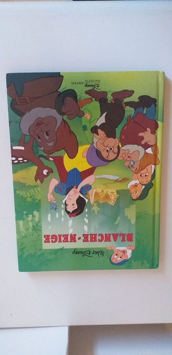 Livre histoire disney blanche neige