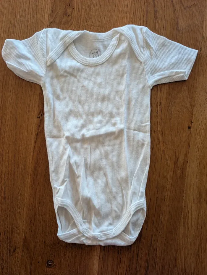 Lot 5 body 24 mois - photo numéro 5