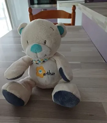ourson neuf sans étiquette haut de 20 cm