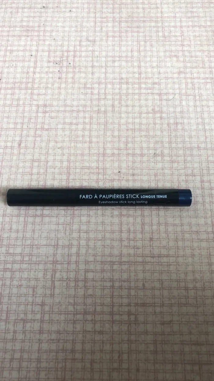Fard à paupières bleu