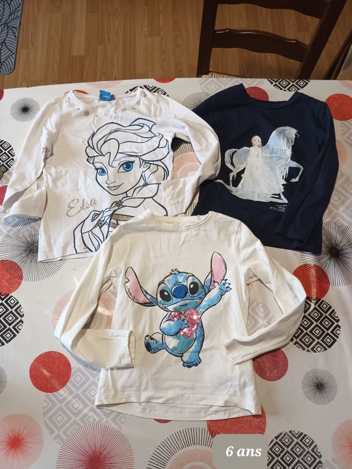Lot 3 t-shirts Taille 6 ans dont Neuf Stitch Reine des neiges - photo numéro 2