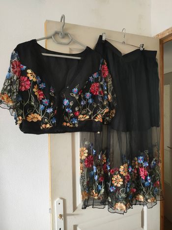 Ensemble crop top plus jupe
