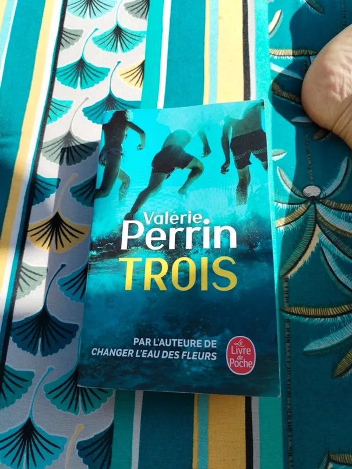 TROIS